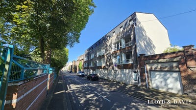 /international/fr/la-madeleine-lorraine-310108726425/