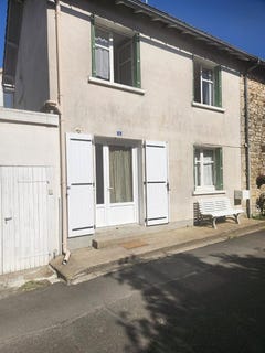 /international/fr/charroux-limousin-310107555044/