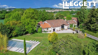 /international/fr/juignac-charente-310108050560/