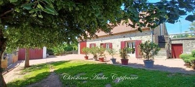 /international/fr/charolles-burgundy-310100611433/