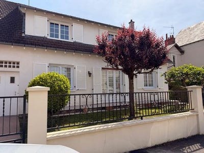 /international/fr/bourges-centre-val-de-loire-310106689560/