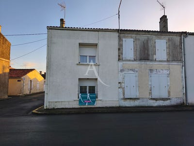 /international/fr/port-des-barques-charente-310105248530/