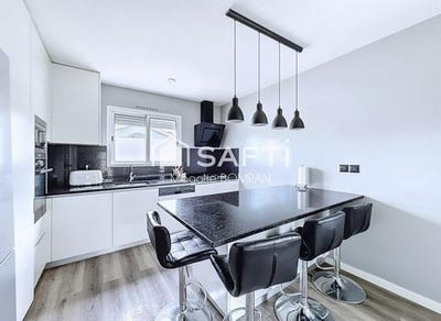 /international/fr/sainte-helene-aquitaine-310107332371/