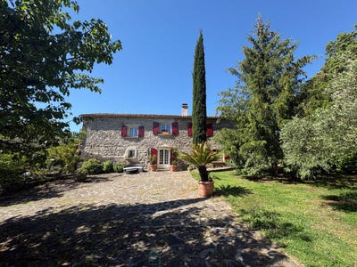 /international/fr/rousson-centre-val-de-loire-310108668706/