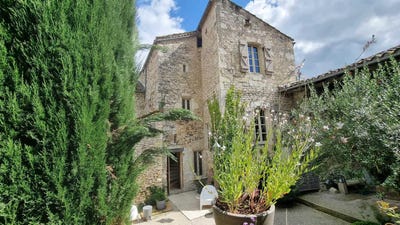 /international/fr/montcuq-midi-pyrenees-310101375256/