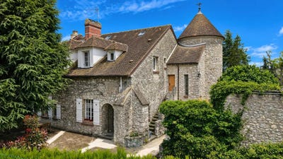 /international/fr/dammartin-en-serve-ile-de-france-310109018532/?lang=id