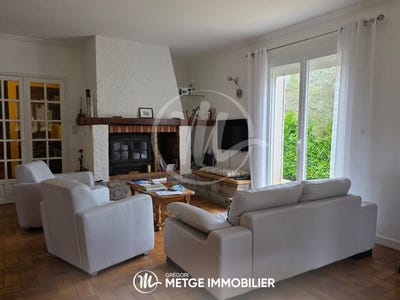 /international/fr/laroque-languedoc-roussillon-310109227965/