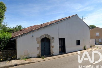 /international/fr/roches-premarie-andille-charente-310106709230/