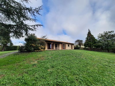 /international/fr/sauveterre-de-guyenne-aquitaine-310107534644/