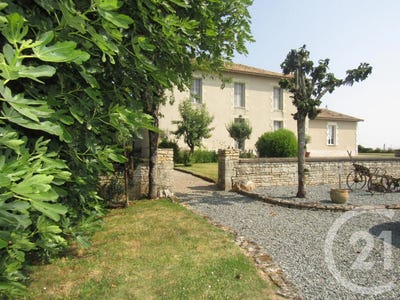 /international/fr/saint-coutant-charente-310100493642/