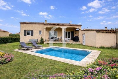 /international/fr/saint-etienne-du-gres-provence-alpes-cote-d-azur-310109940977/