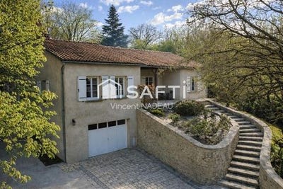 /international/fr/montmoreau-charente-310106996355/