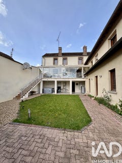 /international/fr/joigny-burgundy-310107245791/