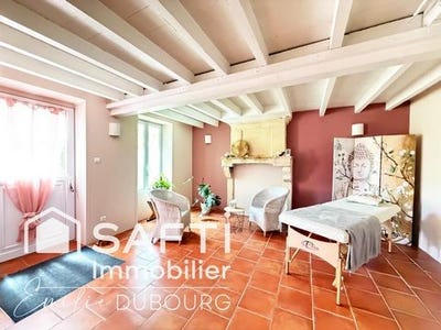 /international/fr/lugasson-aquitaine-310108405501/