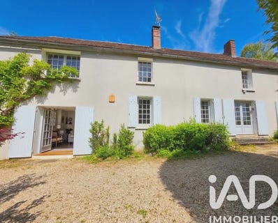 /international/fr/la-celle-saint-cyr-burgundy-310108483444/