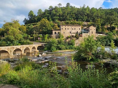 /international/fr/corbes-languedoc-roussillon-310101836458/
