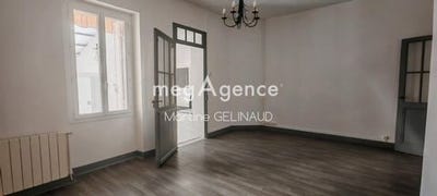 /international/fr/saintes-charente-310106778737/