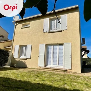 /international/fr/saint-paul-trois-chateaux-rhone-310106447703/