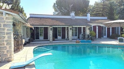 /international/fr/st-privat-des-vieux-languedoc-roussillon-310094694228/