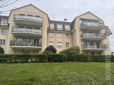 /international/fr/joigny-burgundy-310107530265/