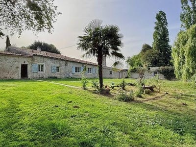 /international/fr/le-douhet-charente-310108056245/
