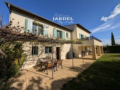 /international/fr/cenac-et-saint-julien-aquitaine-310105421499/