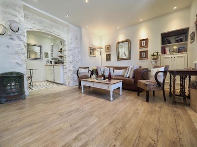 /international/fr/avignon-provence-alpes-cote-d-azur-310110414414/
