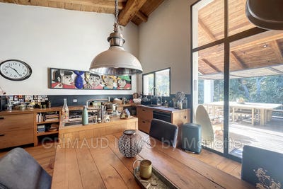 /international/fr/la-mole-provence-alpes-cote-d-azur-310100709196/