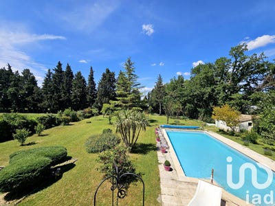 /international/fr/caumont-sur-durance-provence-alpes-cote-d-azur-310100599108/