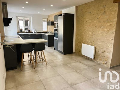 /international/fr/la-ferriere-en-parthenay-charente-310107235987/