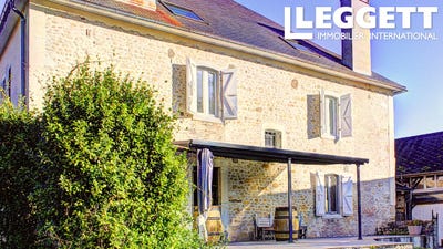 /international/fr/oloron-sainte-marie-aquitaine-310095739607/