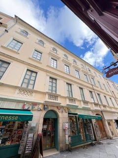 /international/fr/nimes-languedoc-roussillon-310103428163/