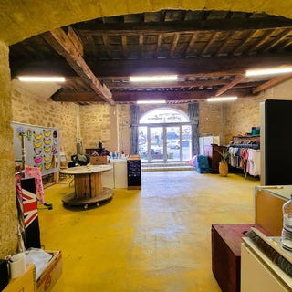 /international/fr/pezenas-languedoc-roussillon-310107941521/