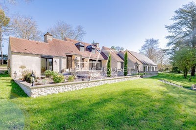 /international/fr/fontaine-chaalis-picardie-310107640877/