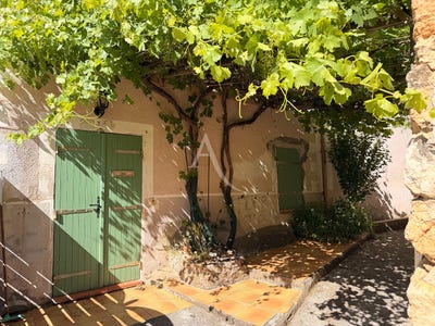 /international/fr/vinon-sur-verdon-provence-alpes-cote-d-azur-310108590016/