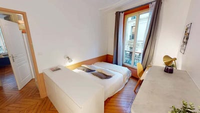 /international/fr/1-voie-g-8-departement-de-paris-ile-de-france-310101083759/?lang=en
