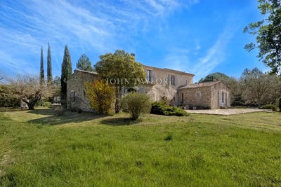 /international/fr/menerbes-provence-alpes-cote-d-azur-310105830652/