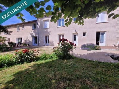 /international/fr/vouille-charente-310108375378/