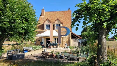 /international/fr/paray-le-monial-burgundy-310108812973/
