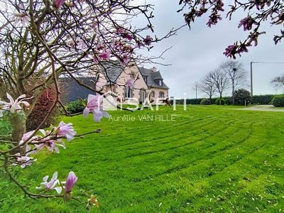 /international/fr/lanhouarneau-brittany-310103666051/