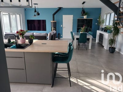 /international/fr/saint-cyr-sur-loire-centre-val-de-loire-310097872864/