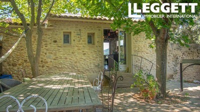 /international/fr/les-mees-provence-alpes-cote-d-azur-310094938004/