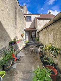/international/fr/villeneuve-la-guyard-burgundy-310108163391/