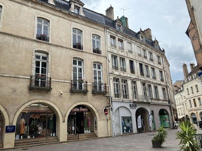 /international/fr/chalon-sur-saone-burgundy-310103565678/