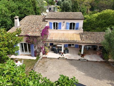 /international/fr/mougins-provence-alpes-cote-d-azur-310109114031/?lang=it
