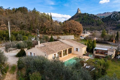 /international/fr/buis-les-baronnies-rhone-310098391435/
