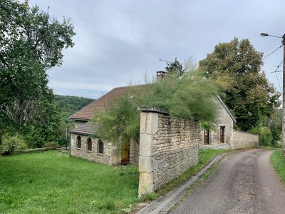 /international/fr/busseaut-burgundy-310100760955/
