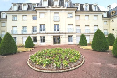 /international/fr/versailles-ile-de-france-310110288354/
