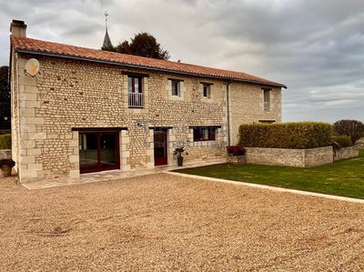 /international/fr/pouancay-charente-310106506431/