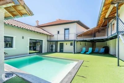 /international/fr/cormoranche-sur-saone-aquitaine-310109109364/